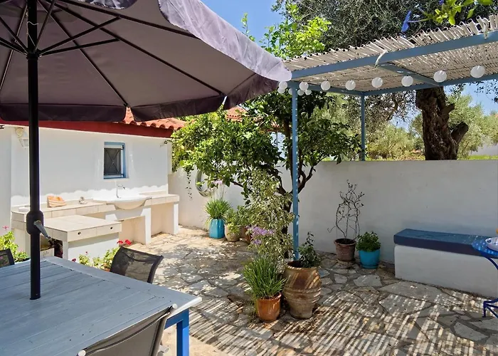 Summer Garden - Village Location Koróni